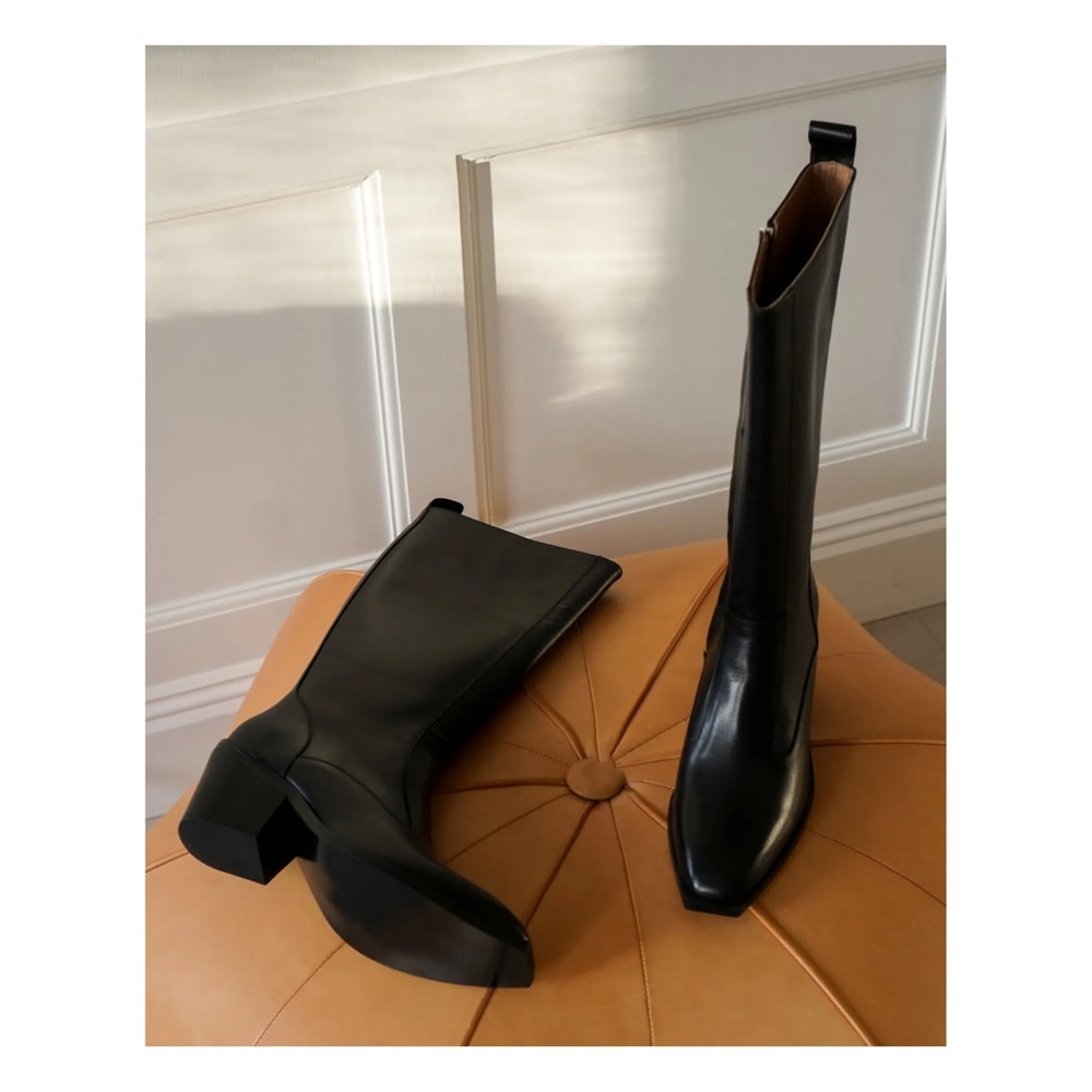 Flattered Carla Boot in Black Leather